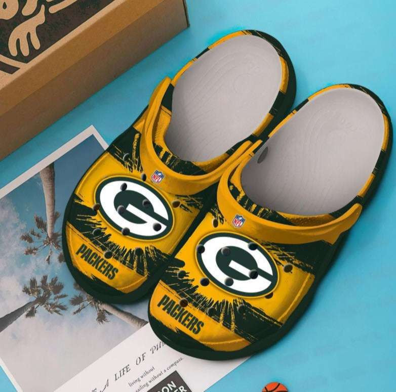 footwearmerch-green-packers-crocband-clogs-aodxf